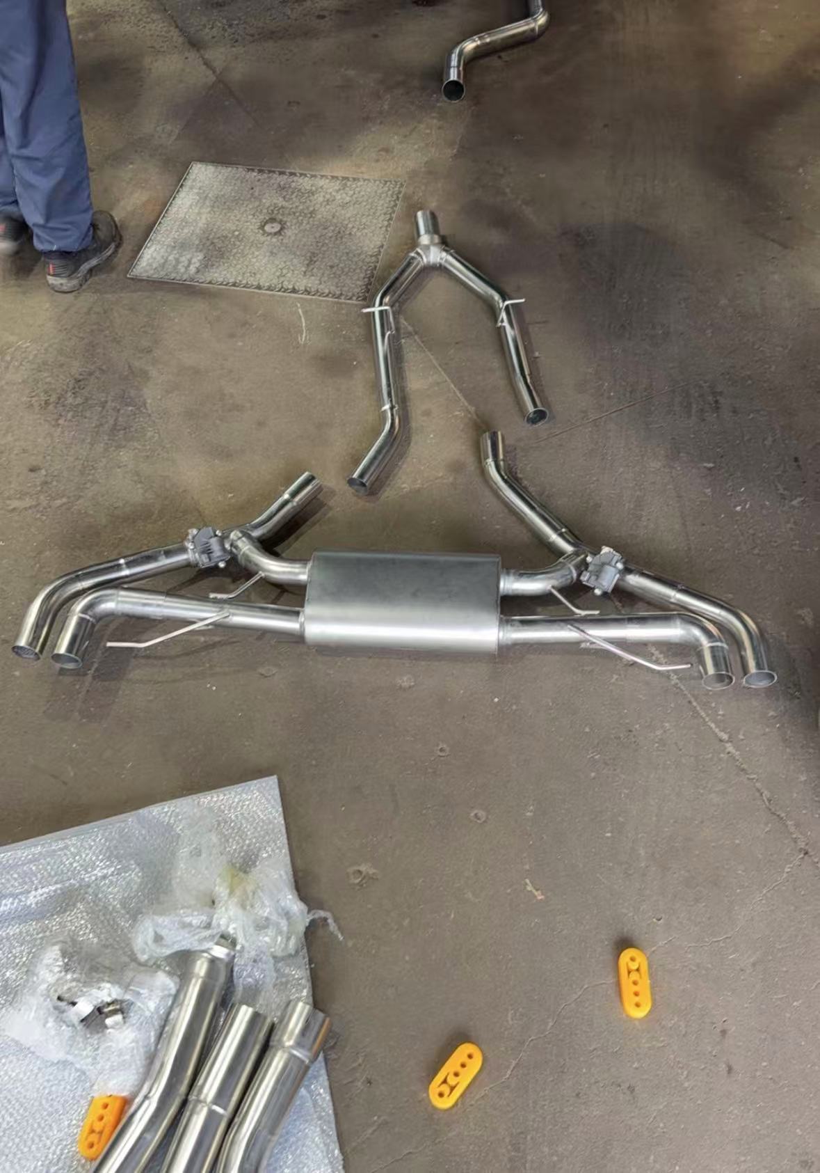 BMW X5 40i exhaust components laid out